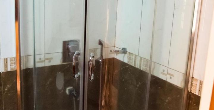 The Shelton Grand Hotel Bangalore Bagian luar foto