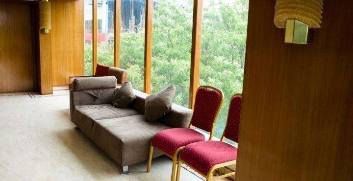 The Shelton Grand Hotel Bangalore Bagian luar foto