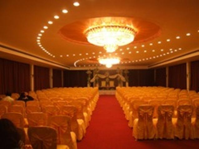 The Shelton Grand Hotel Bangalore Bagian luar foto